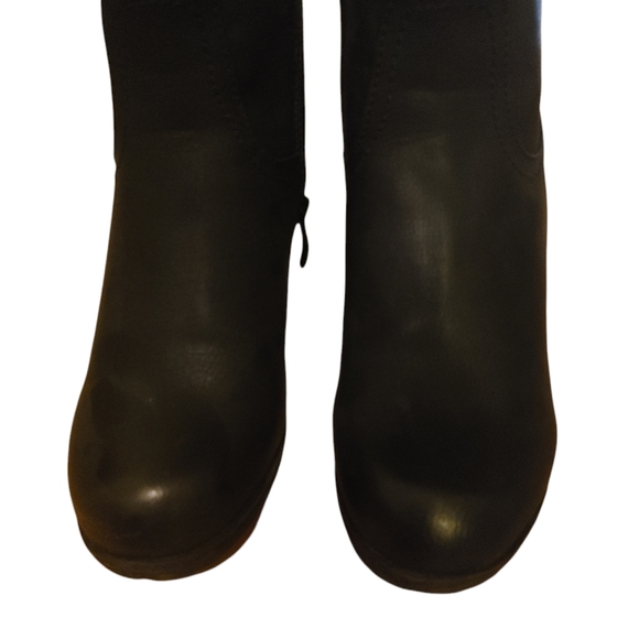 Boots - Picture 4 of 5